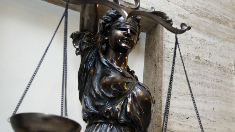 Хванаха служител на варненския район "Приморски" с 1500 евро подкуп